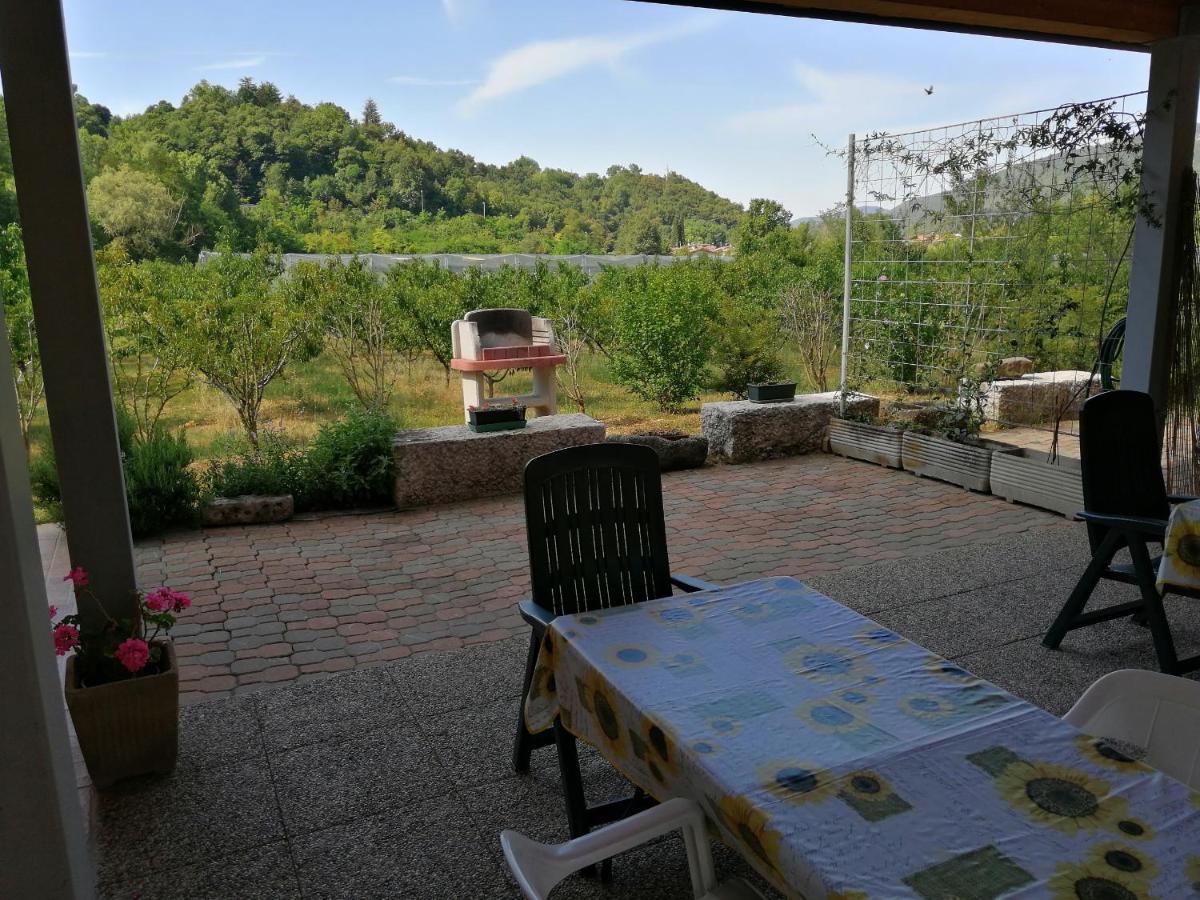 Cascina Legnago Bilocale A 6 Chilometri Da Salo' Apartment Villanuova sul clisi Luaran gambar