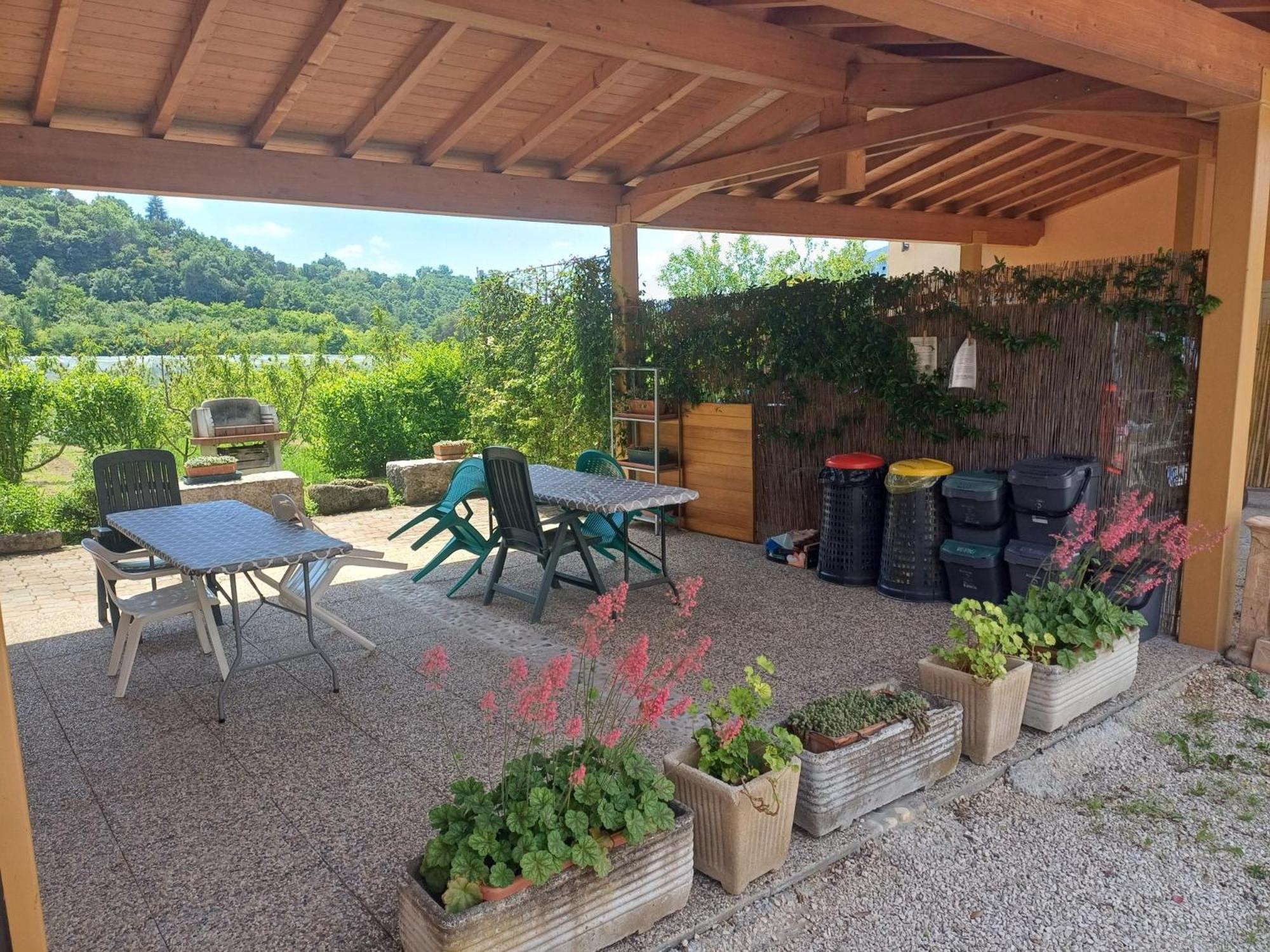 Cascina Legnago Bilocale A 6 Chilometri Da Salo' Apartment Villanuova sul clisi Luaran gambar