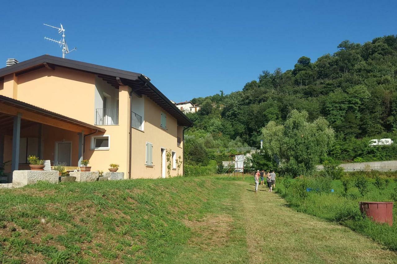 Cascina Legnago Bilocale A 6 Chilometri Da Salo' Apartment Villanuova sul clisi Luaran gambar